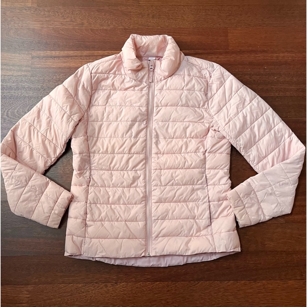 Old Navy Quilted Narrow Puffer Jacket in Adobe Pink. Women’s Size M